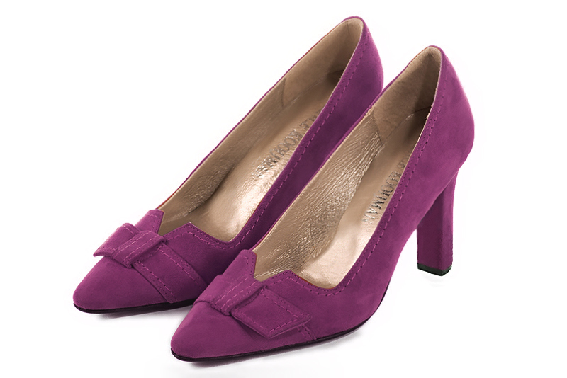 Mulberry purple women's dress pumps, with a knot on the front. Tapered toe. High kitten heels. Front view - Florence KOOIJMAN